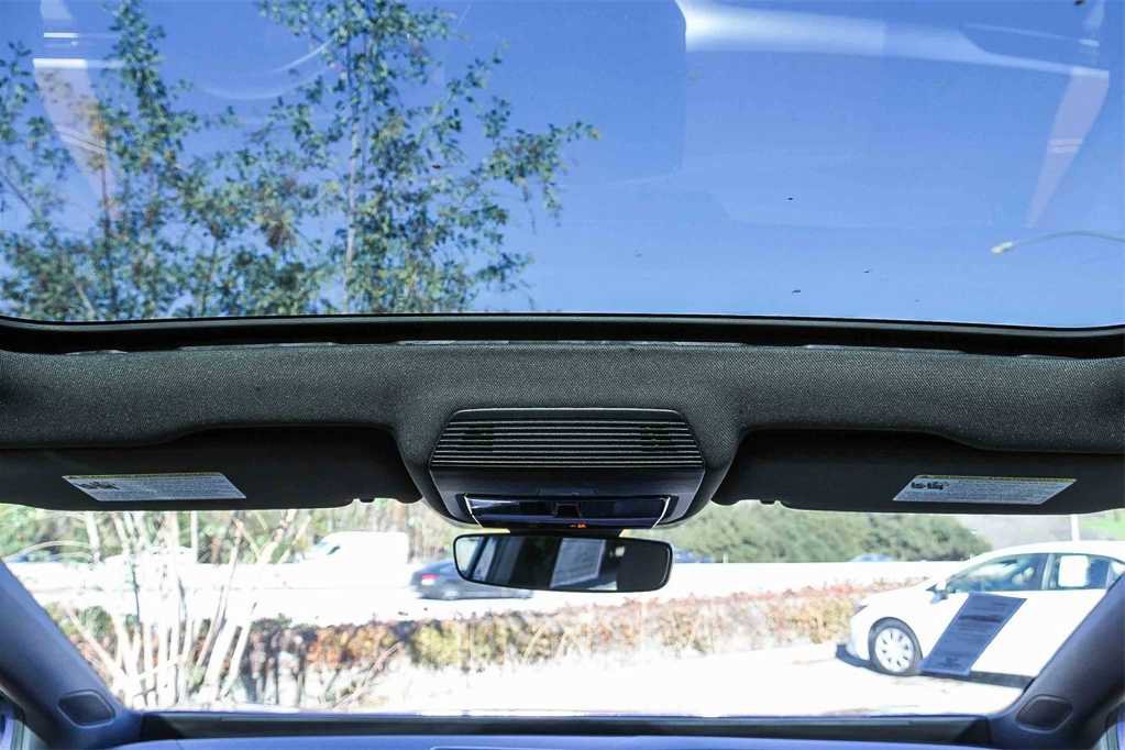 Used 2021 Volkswagen ID.4 Pro S w/ Gradient Package image 12