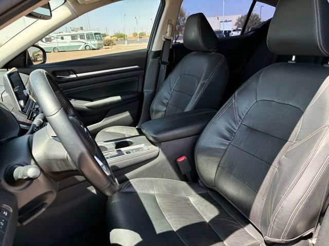 Certified 2019 Nissan Altima 2.5 Platinum FWD image 12