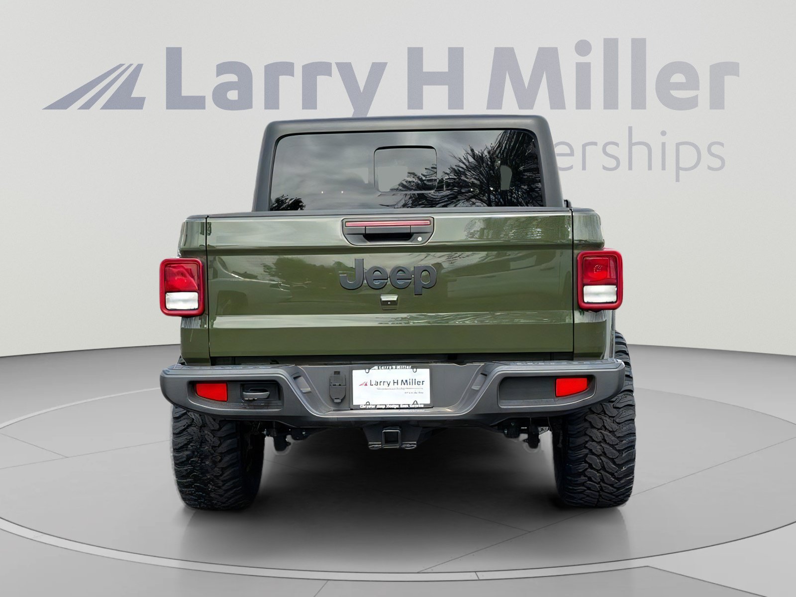 Used 2022 Jeep Gladiator Sport AWD/4WD image 4