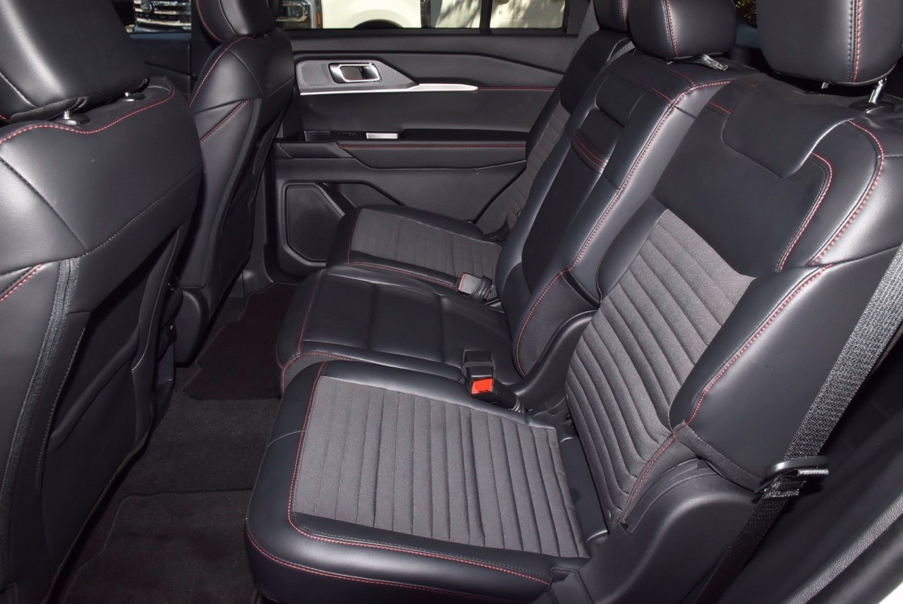 Certified 2025 Ford Explorer ST-Line RWD image 14