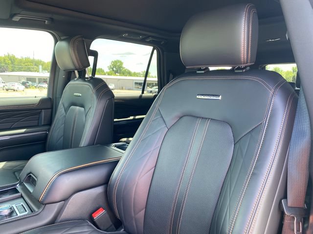 Used 2024 Ford Expedition Max Platinum AWD/4WD image 10