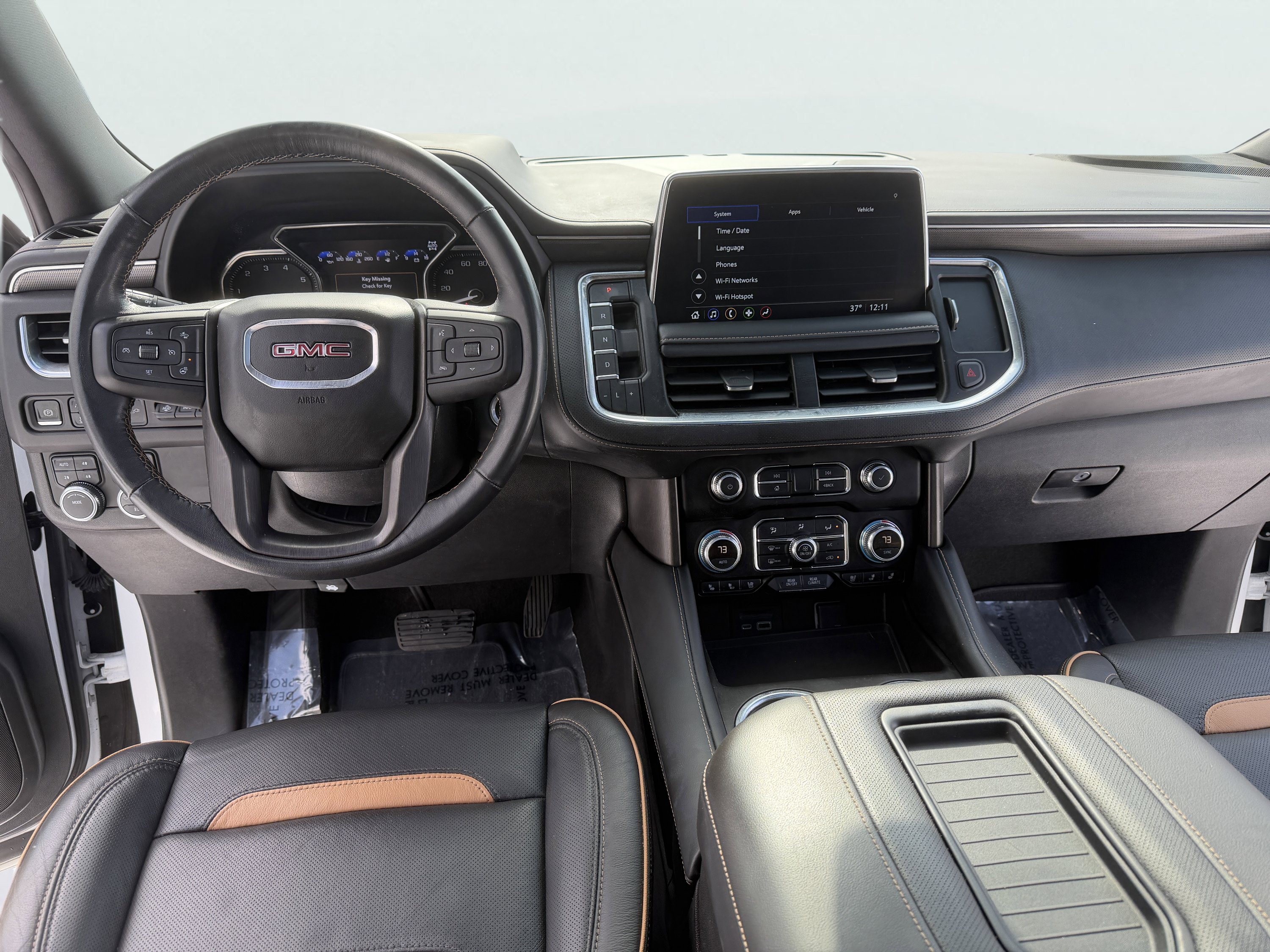 Used 2021 GMC Yukon AT4 w/ Technology Package AWD/4WD image 2