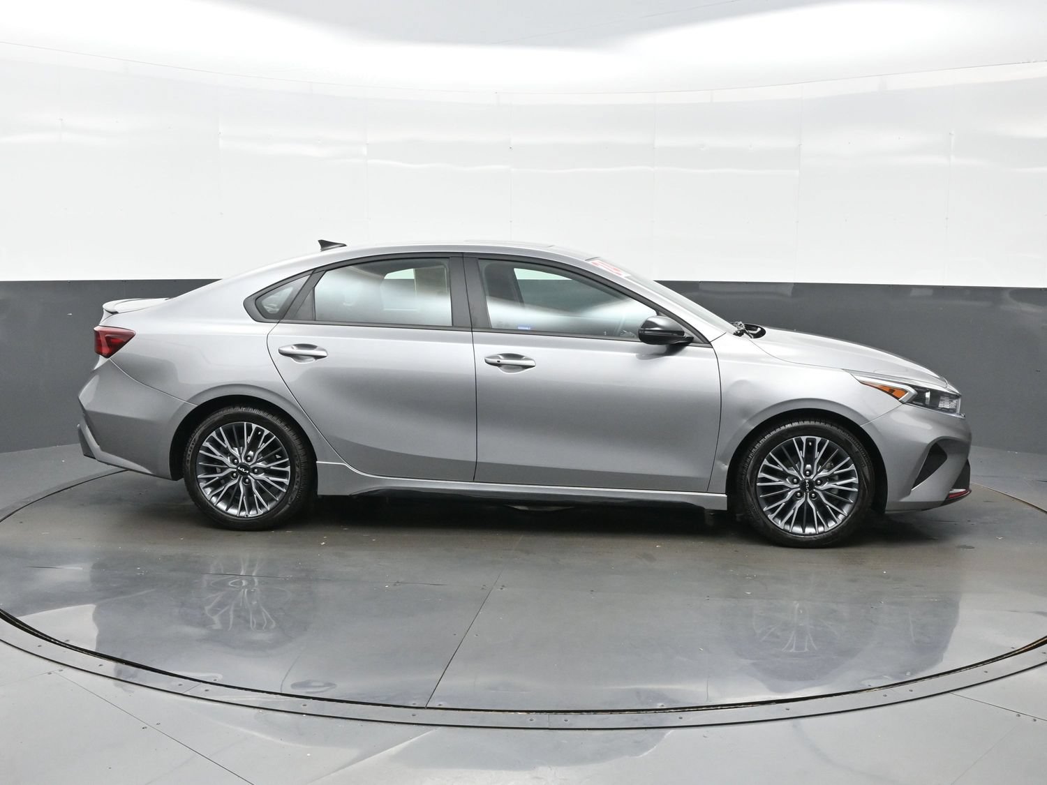 Used 2024 Kia Forte GT-Line w/ GT-Line Premium Package FWD image 7