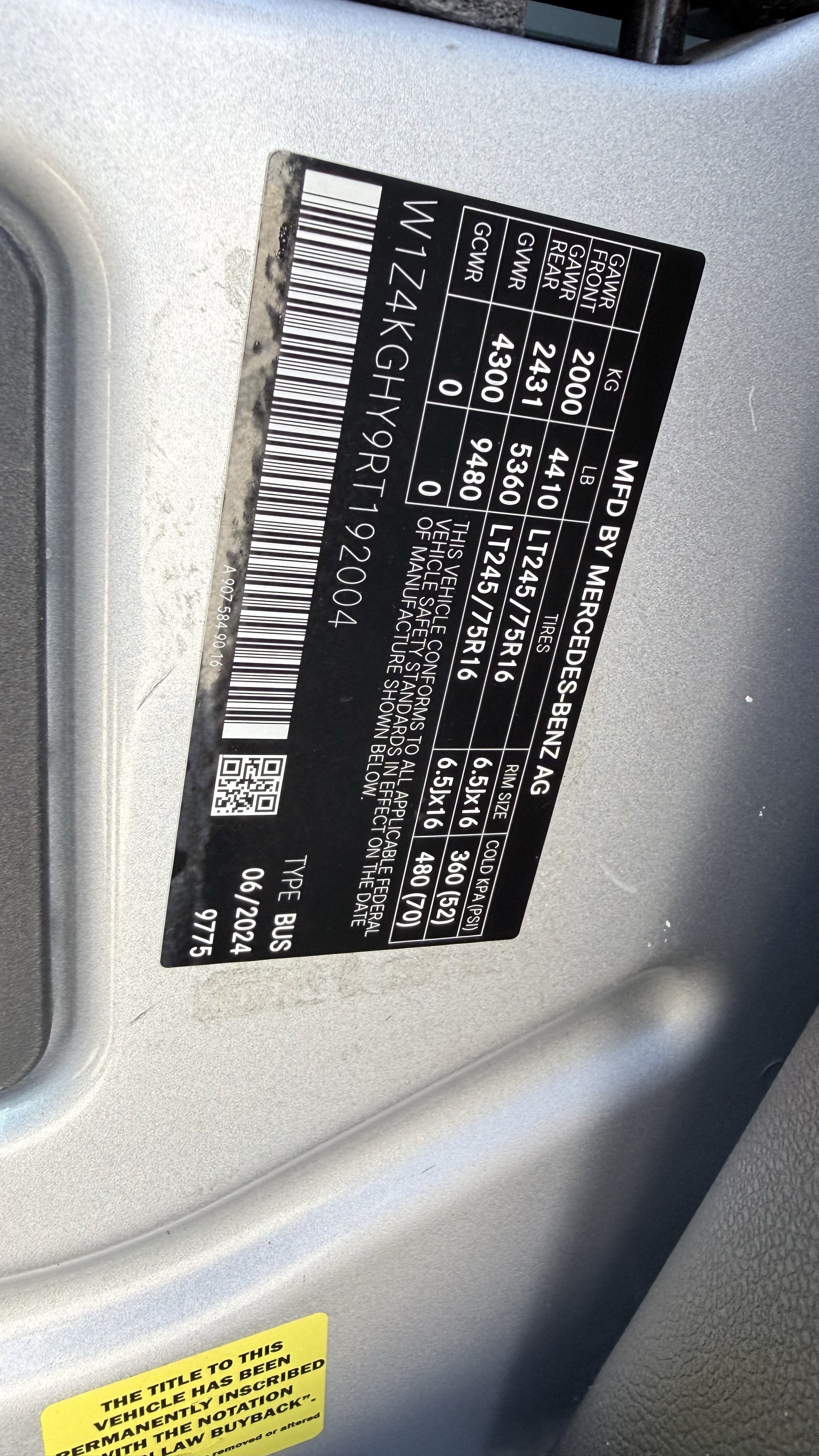 Used 2024 Mercedes-Benz Sprinter 2500 image 28