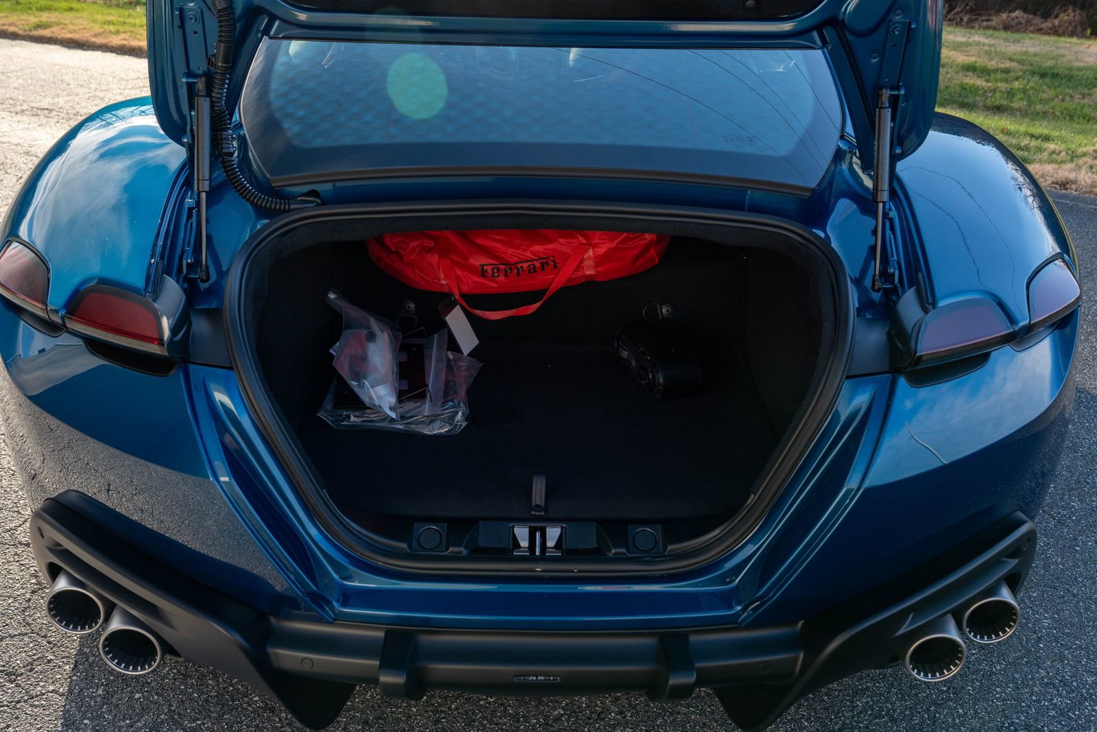 Certified 2024 Ferrari Roma image 12