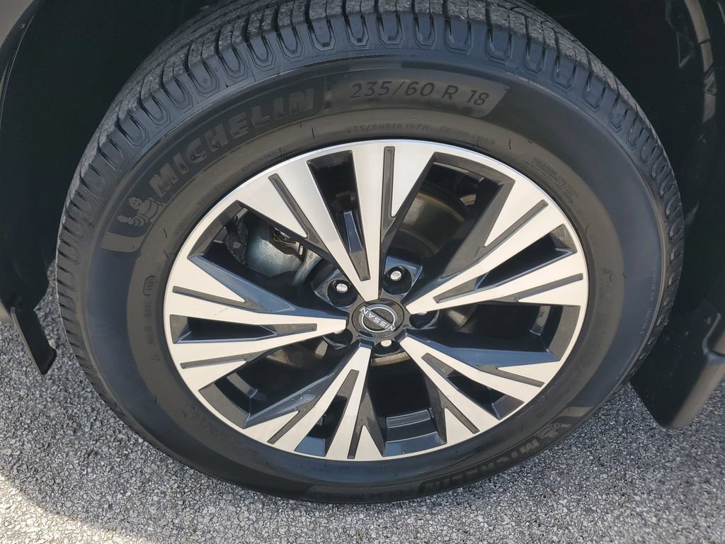 Used 2023 Nissan Rogue SV FWD image 5