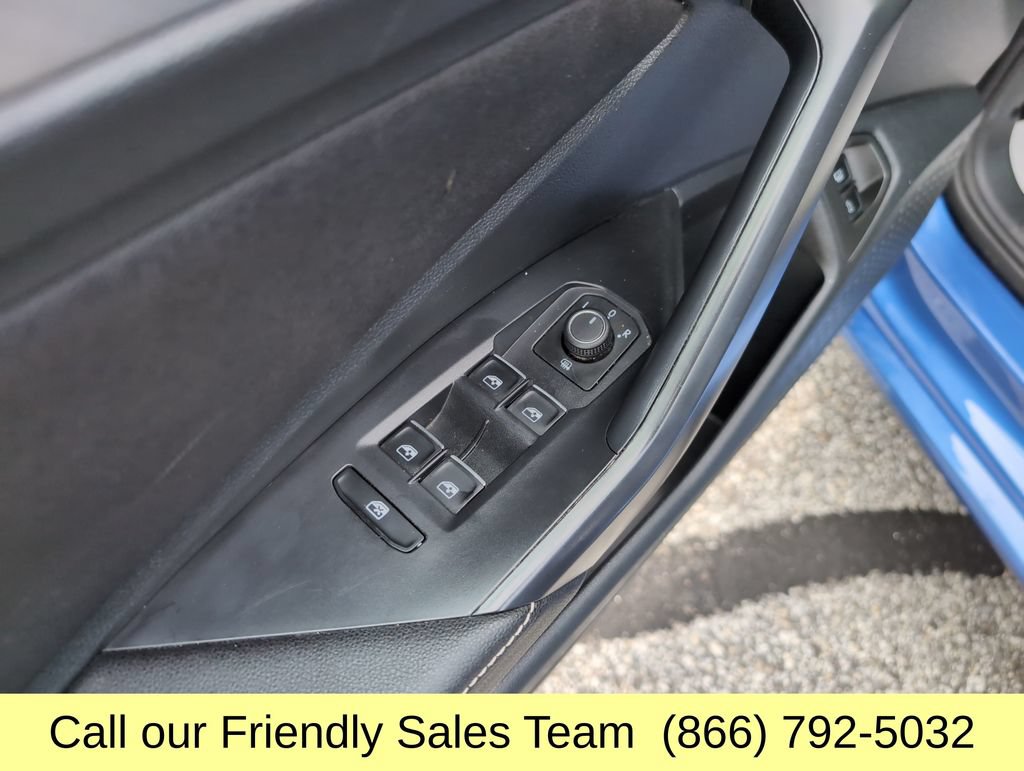 Used 2024 Volkswagen Jetta SE FWD image 13