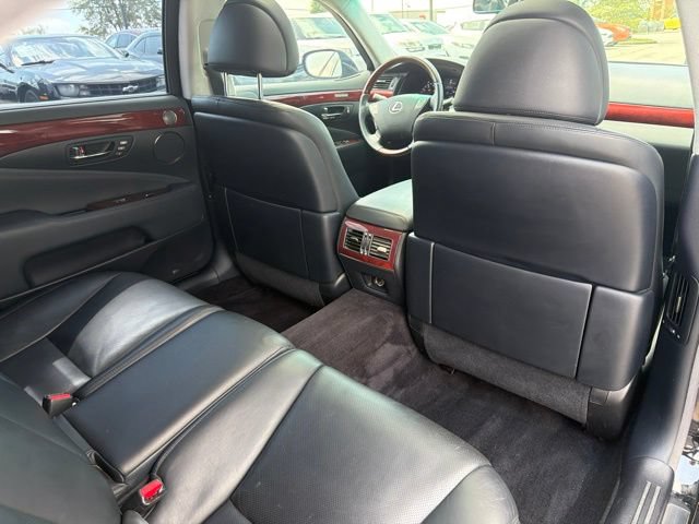 Used 2007 Lexus LS 460 L w/ Luxury Pkg RWD image 22