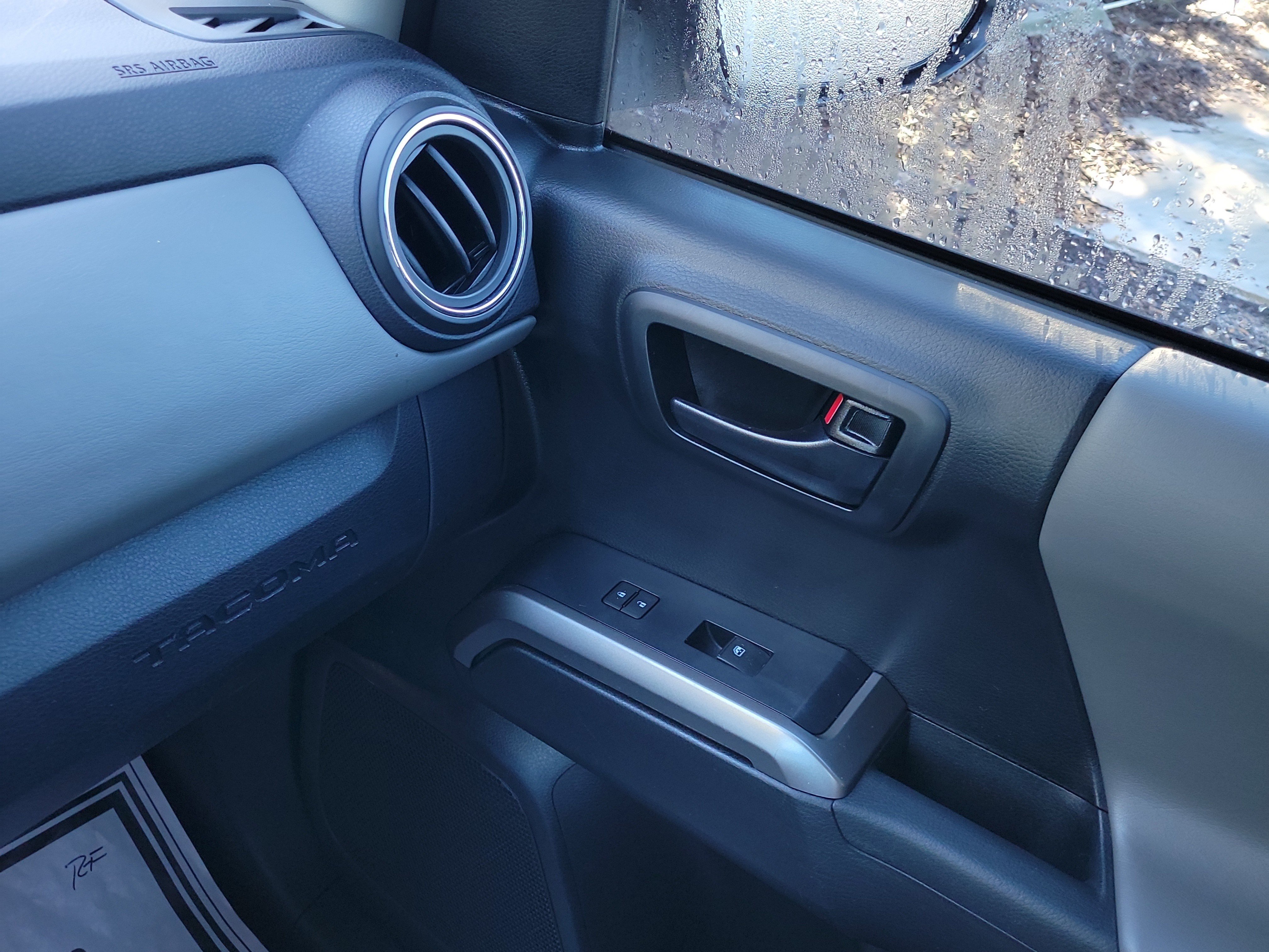 Used 2022 Toyota Tacoma SR5 w/ Technology Package RWD image 27