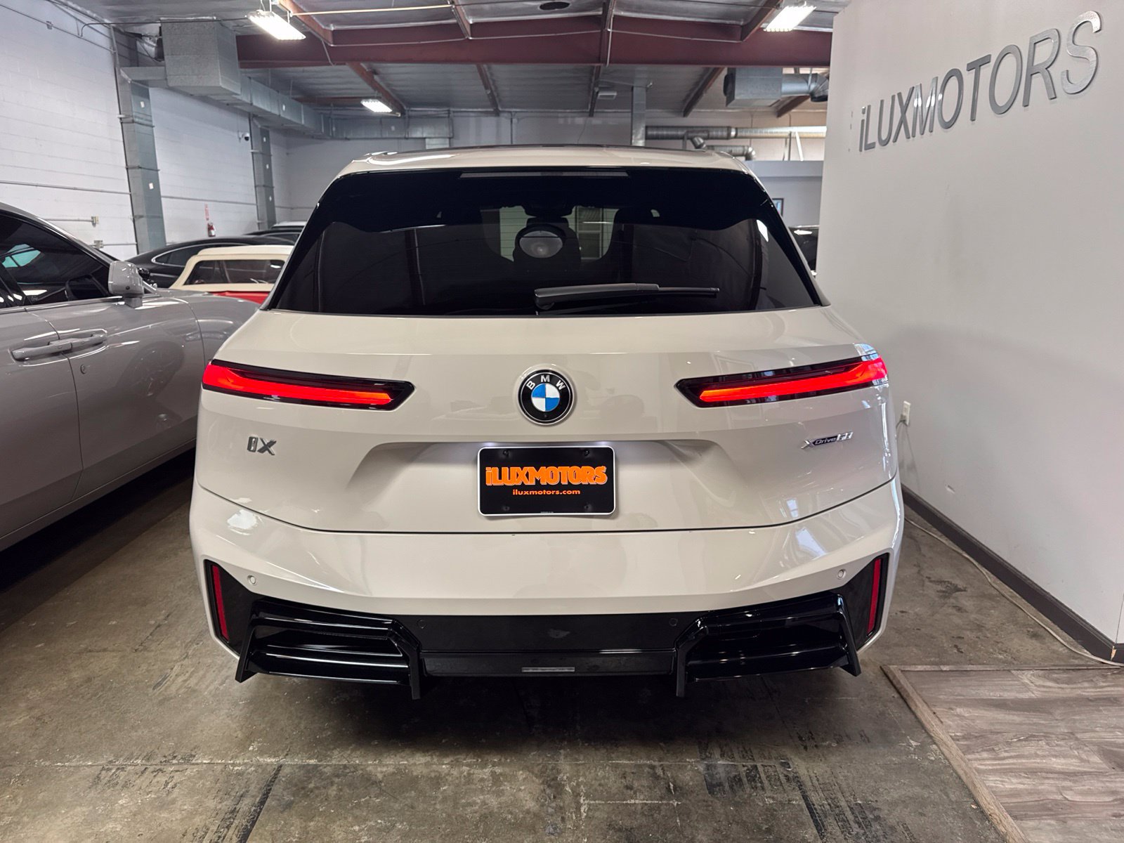 Used 2026 BMW iX xDrive60 AWD/4WD image 8