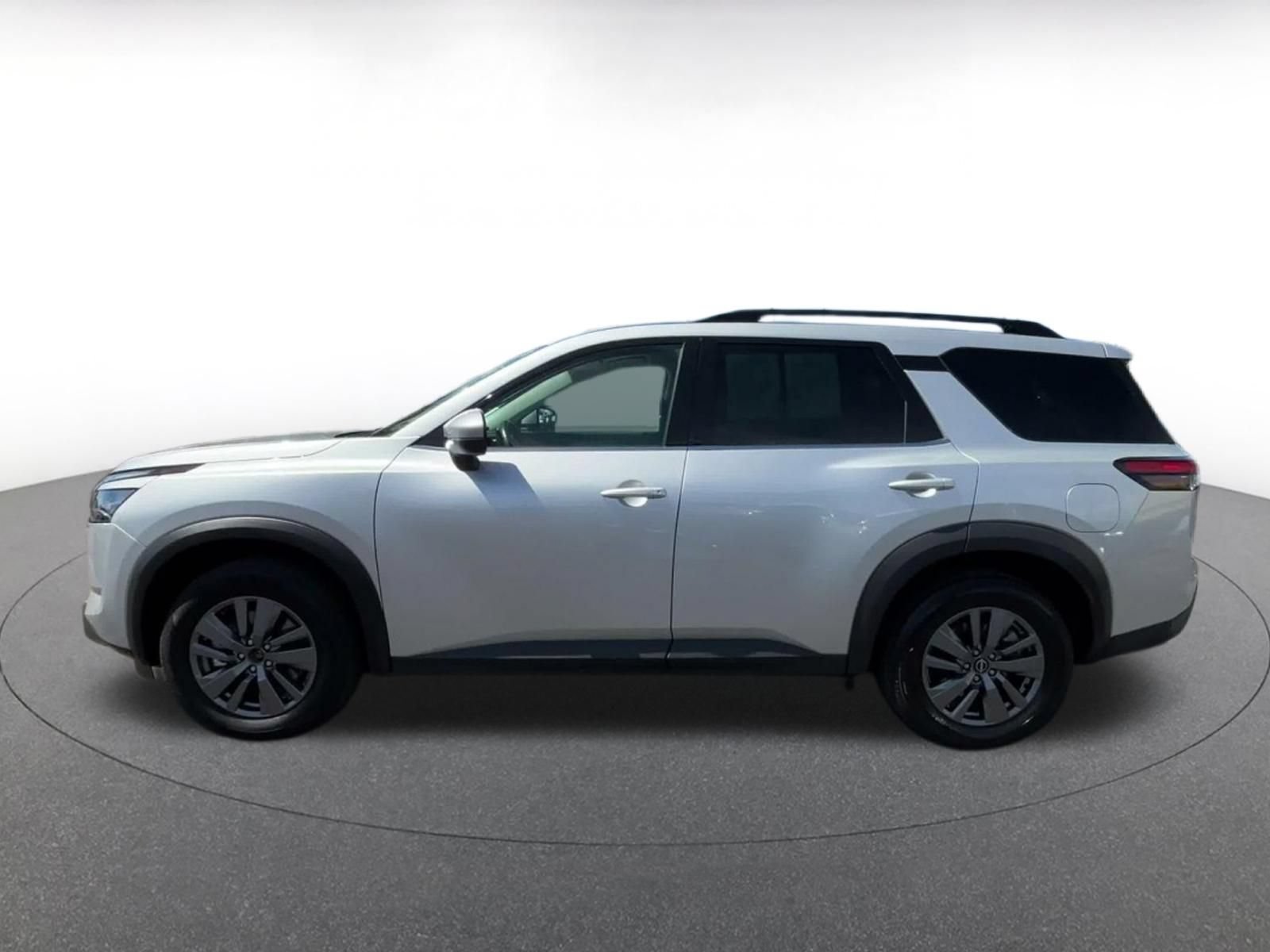 Used 2025 Nissan Pathfinder SV AWD/4WD image 8