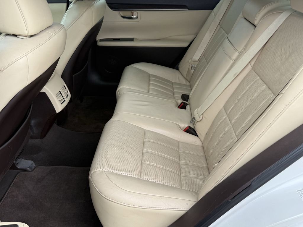 Used 2016 Lexus ES 350 w/ Luxury Package w/Wood Trim FWD image 24