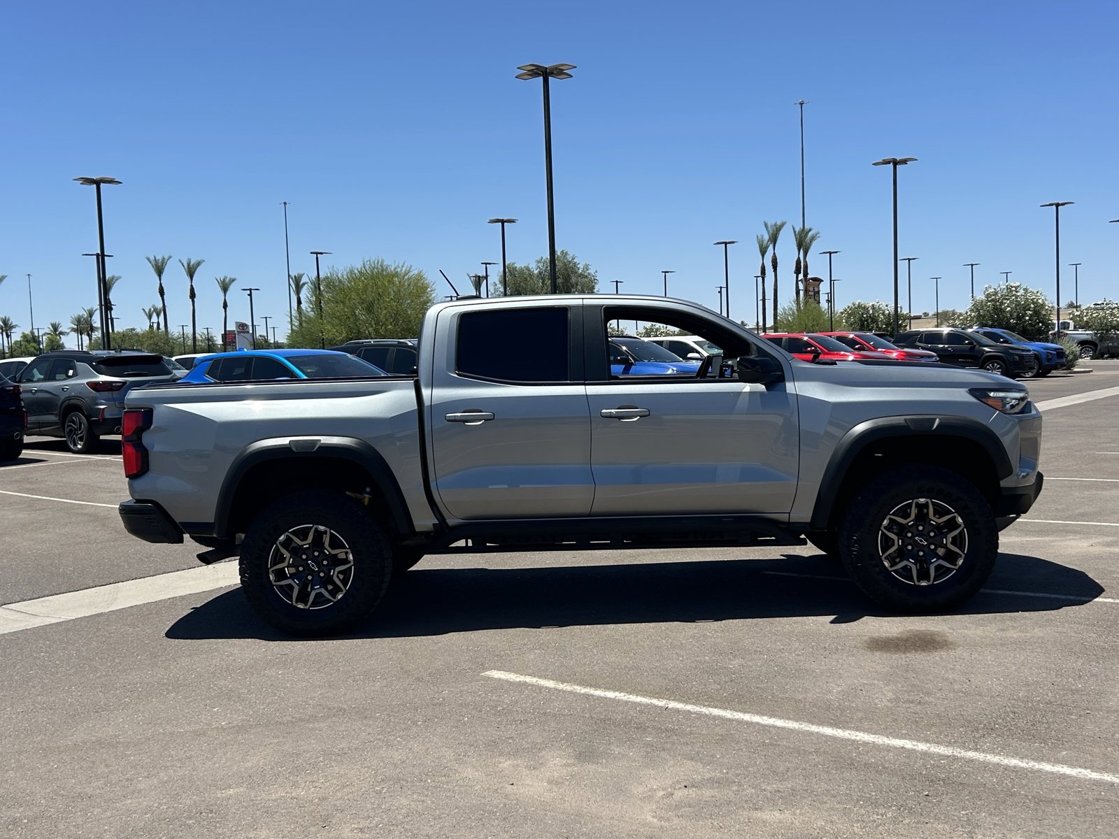 Certified 2024 Chevrolet Colorado ZR2 w/ Safety Package AWD/4WD image 6