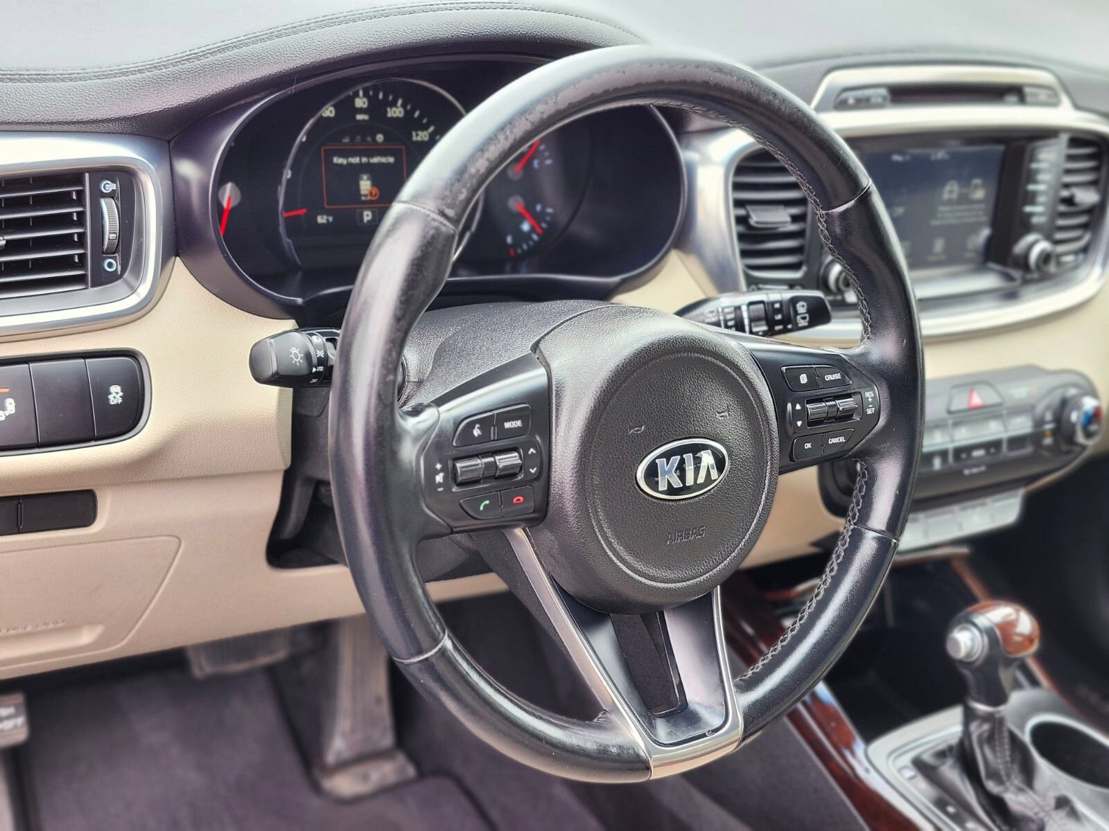 Used 2017 Kia Sorento EX AWD/4WD image 19