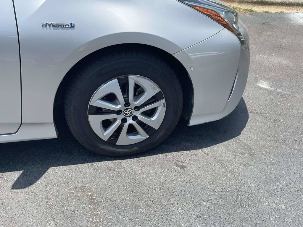 Used 2017 Toyota Prius Two w/ Prius Two Safety Plus Package FWD image 10