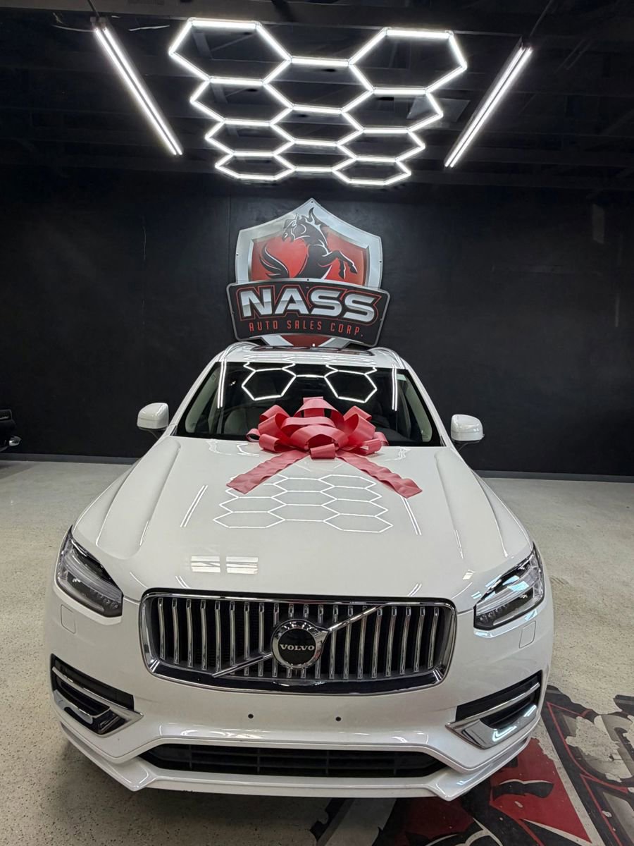 Used 2024 Volvo XC90 B5 Core AWD/4WD image 7