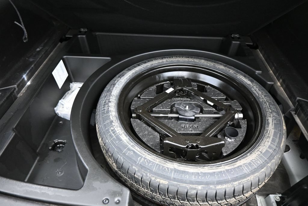 Used 2021 Chevrolet Blazer LT FWD image 26