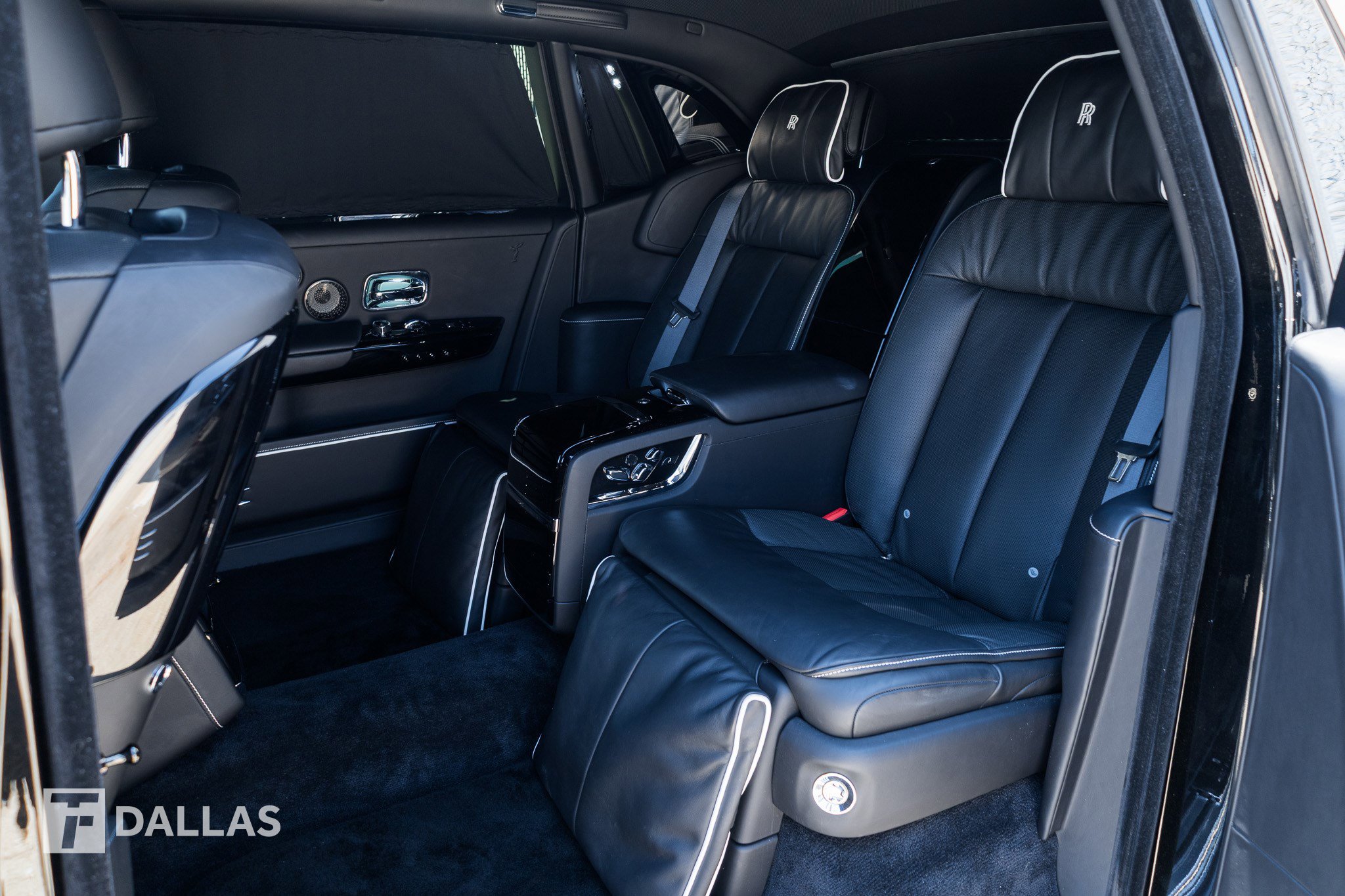 Used 2023 Rolls-Royce Phantom Extended Wheelbase RWD image 35