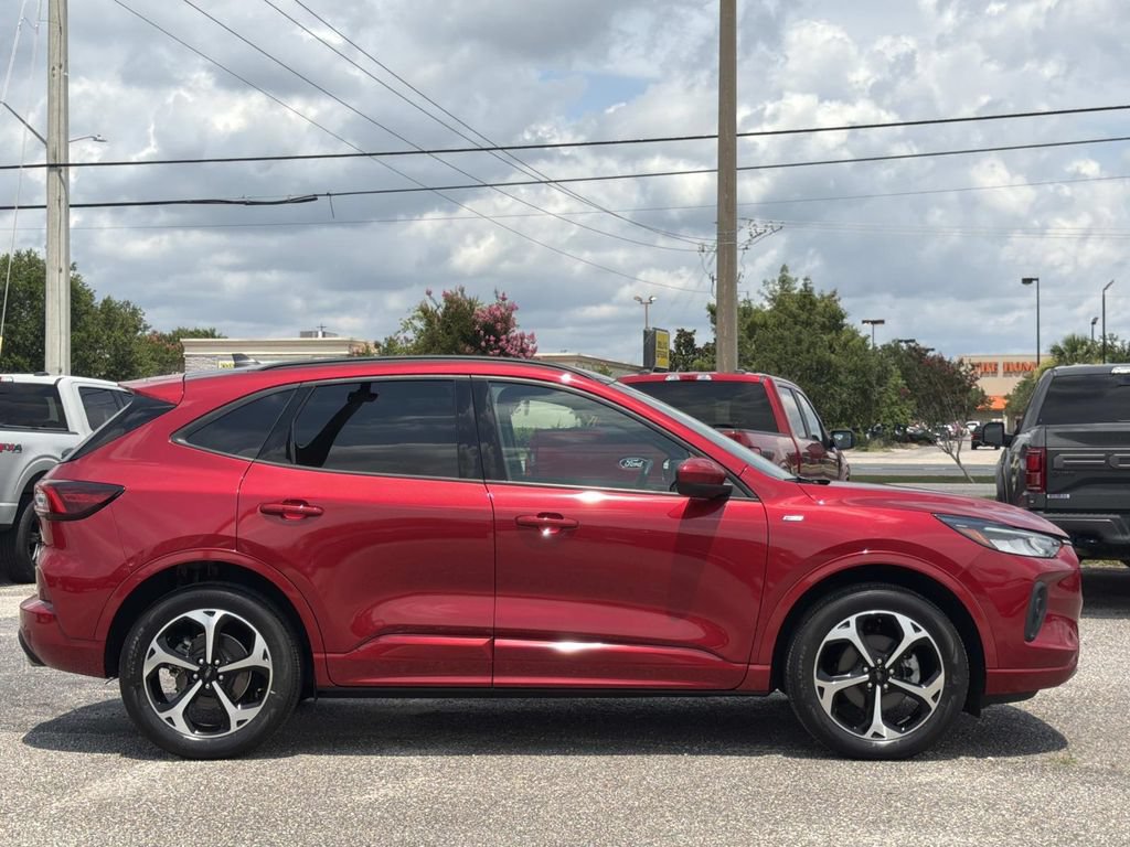Certified 2023 Ford Escape ST-Line Select w/ Tech Pack #2 AWD/4WD image 3