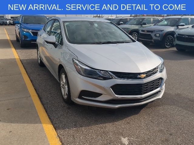 Used 2017 Chevrolet Cruze LT w/ Convenience Package FWD image 9