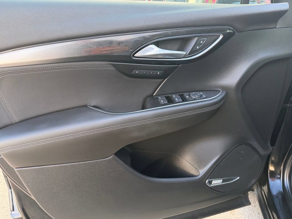 Used 2025 Buick Envision Preferred AWD/4WD image 13