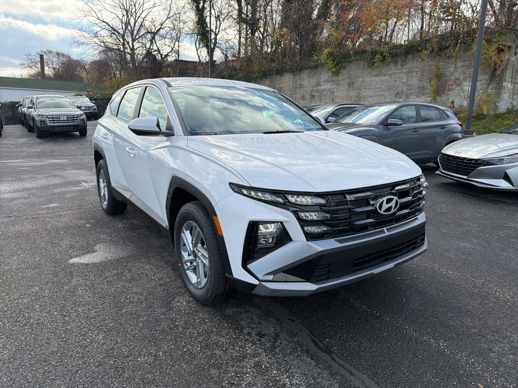 New 2026 Hyundai Tucson SE image 1