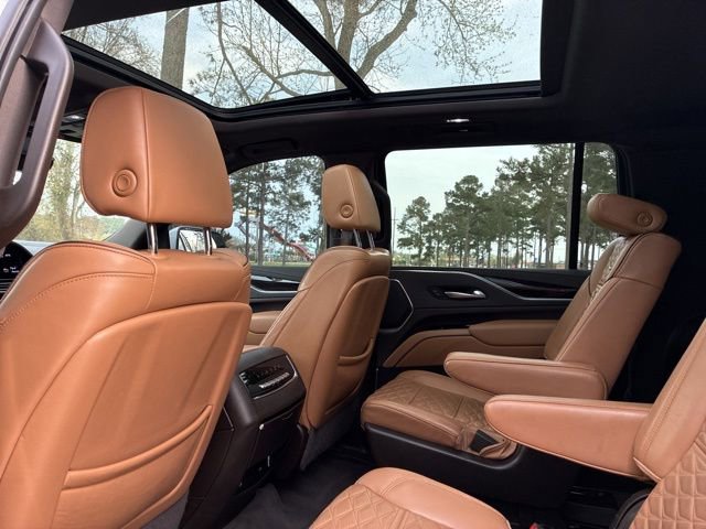 Used 2022 Cadillac Escalade ESV Premium Luxury image 22