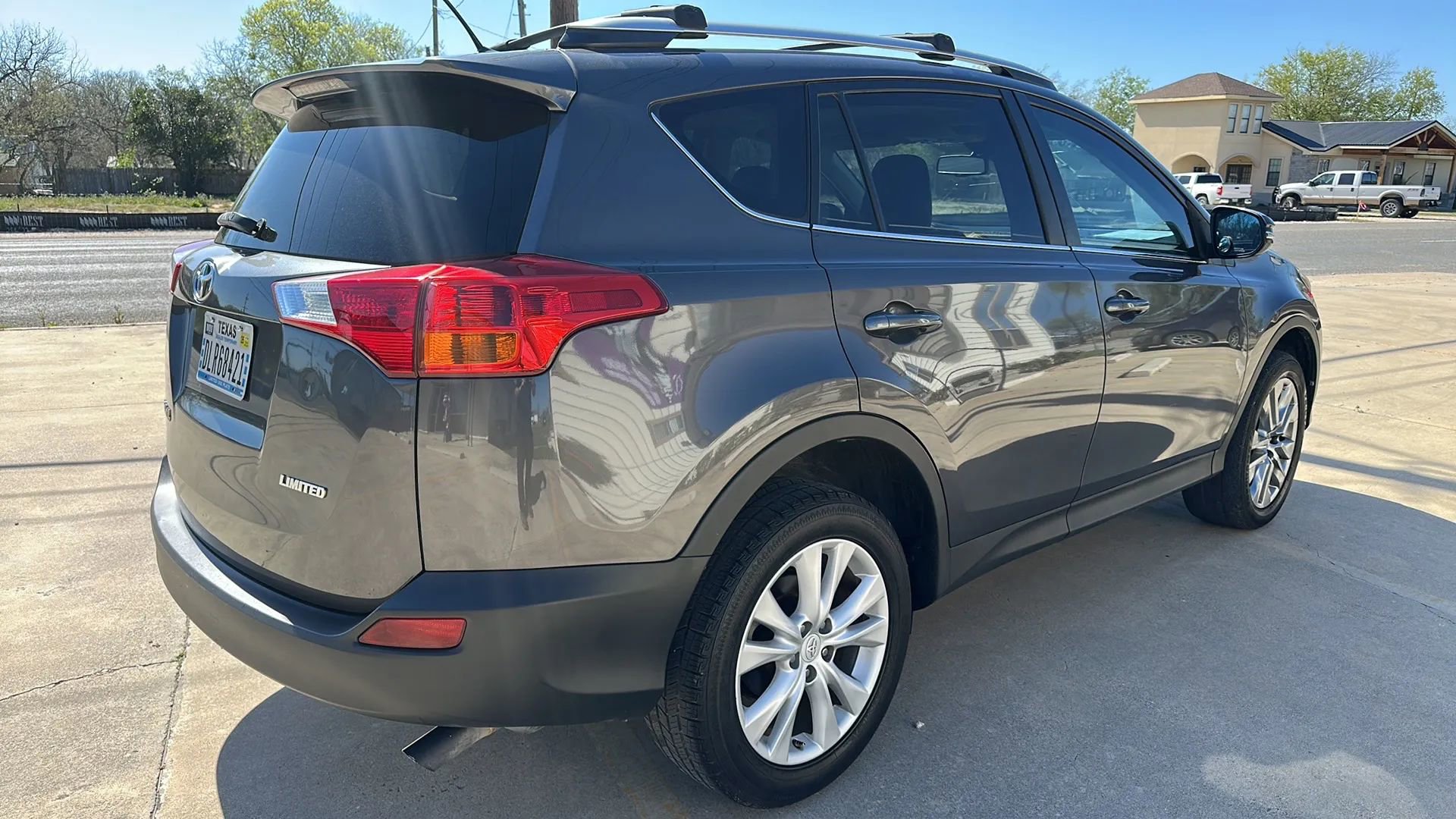 Used 2015 Toyota RAV4 Limited w/ Technology Package FWD image 5