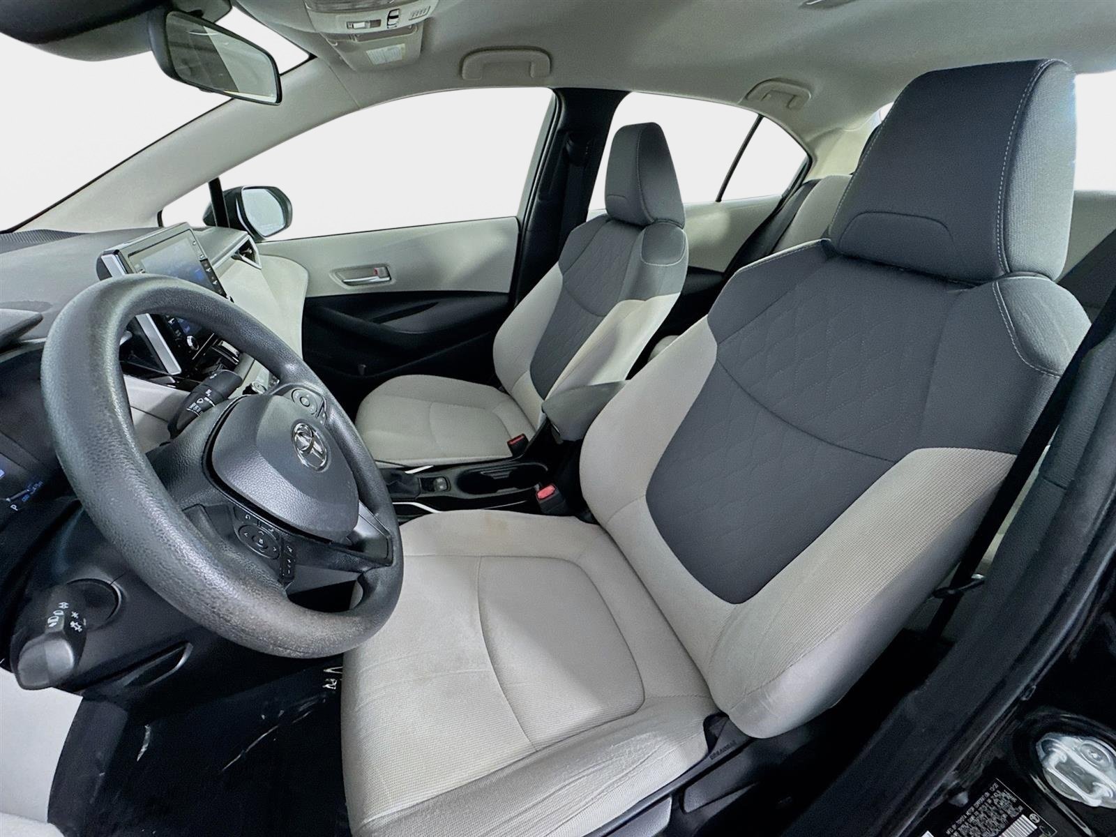 Used 2021 Toyota Corolla LE image 12