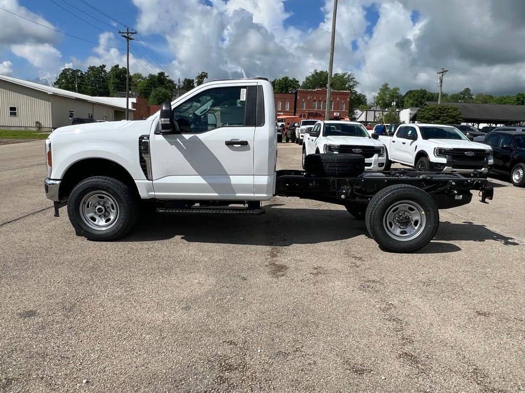 New 2025 Ford F350 XL w/ XL Chrome Package image 5