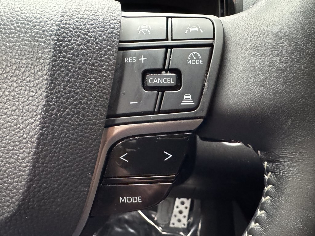 Used 2025 Toyota Camry SE FWD image 15