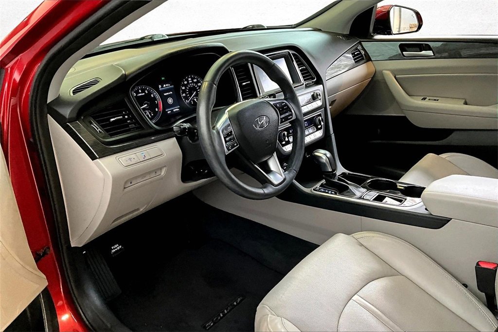 Used 2018 Hyundai Sonata Limited image 15