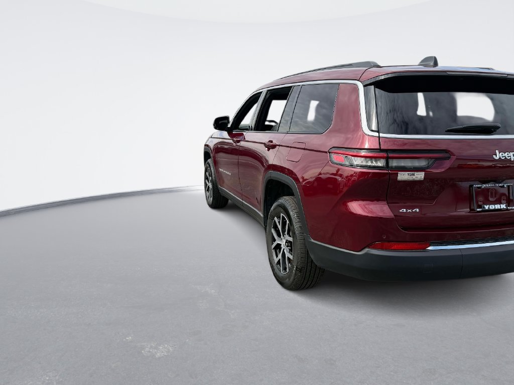 Used 2025 Jeep Grand Cherokee L Limited AWD/4WD image 7
