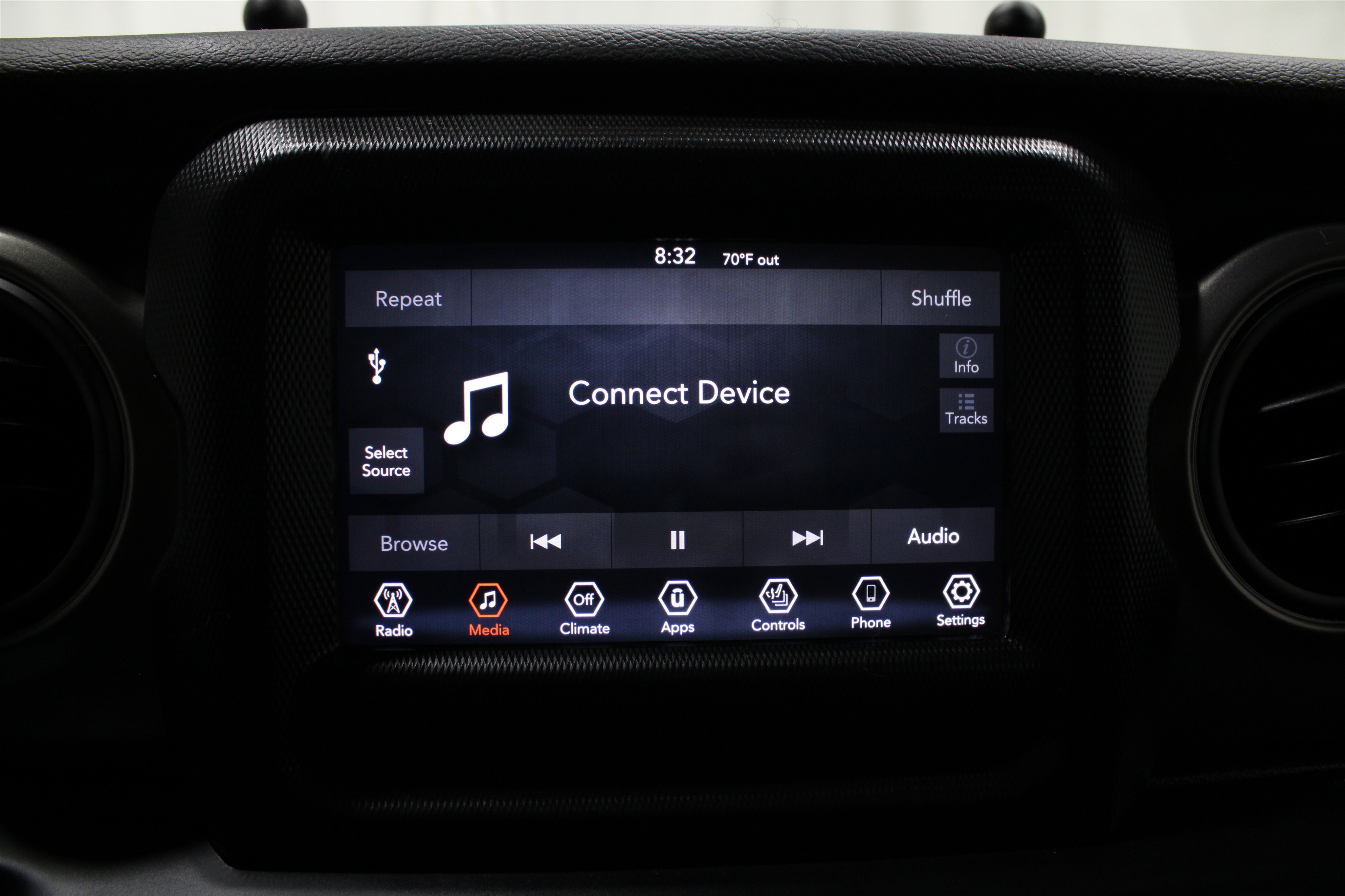 Used 2023 Jeep Gladiator Willys image 14