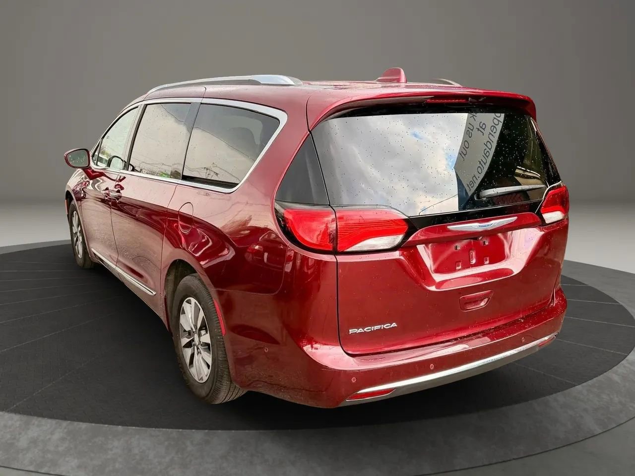Used 2020 Chrysler Pacifica Touring-L Plus FWD image 6