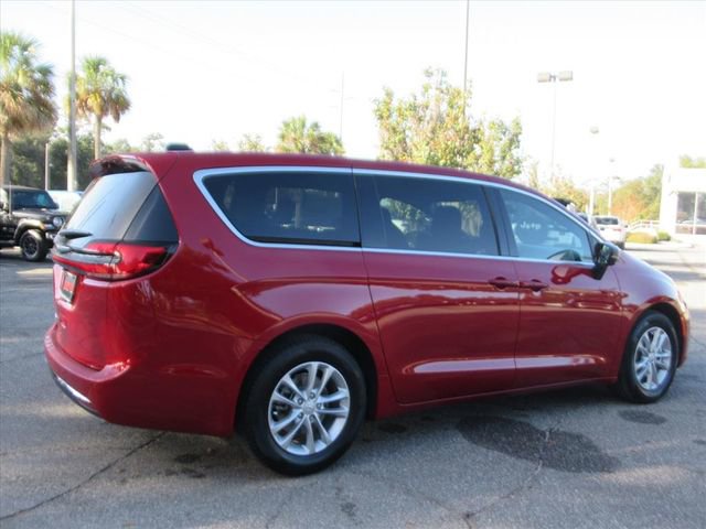 New 2026 Chrysler Pacifica Select FWD image 6