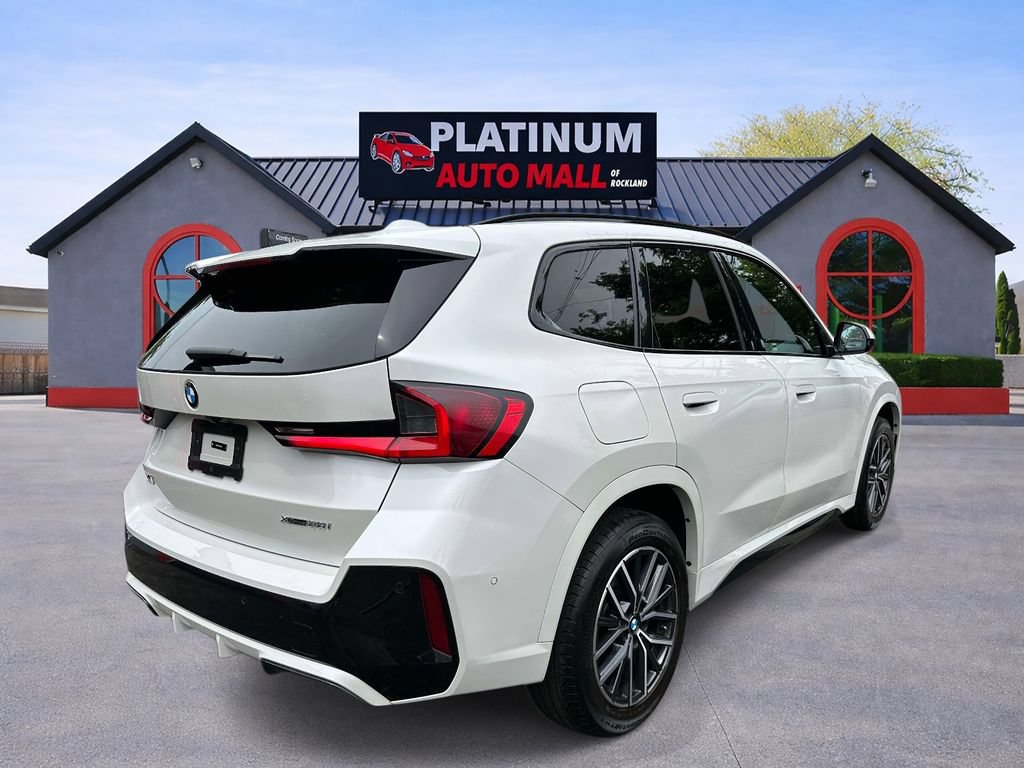 Used 2023 BMW X1 xDrive28i w/ Premium Package AWD/4WD image 3
