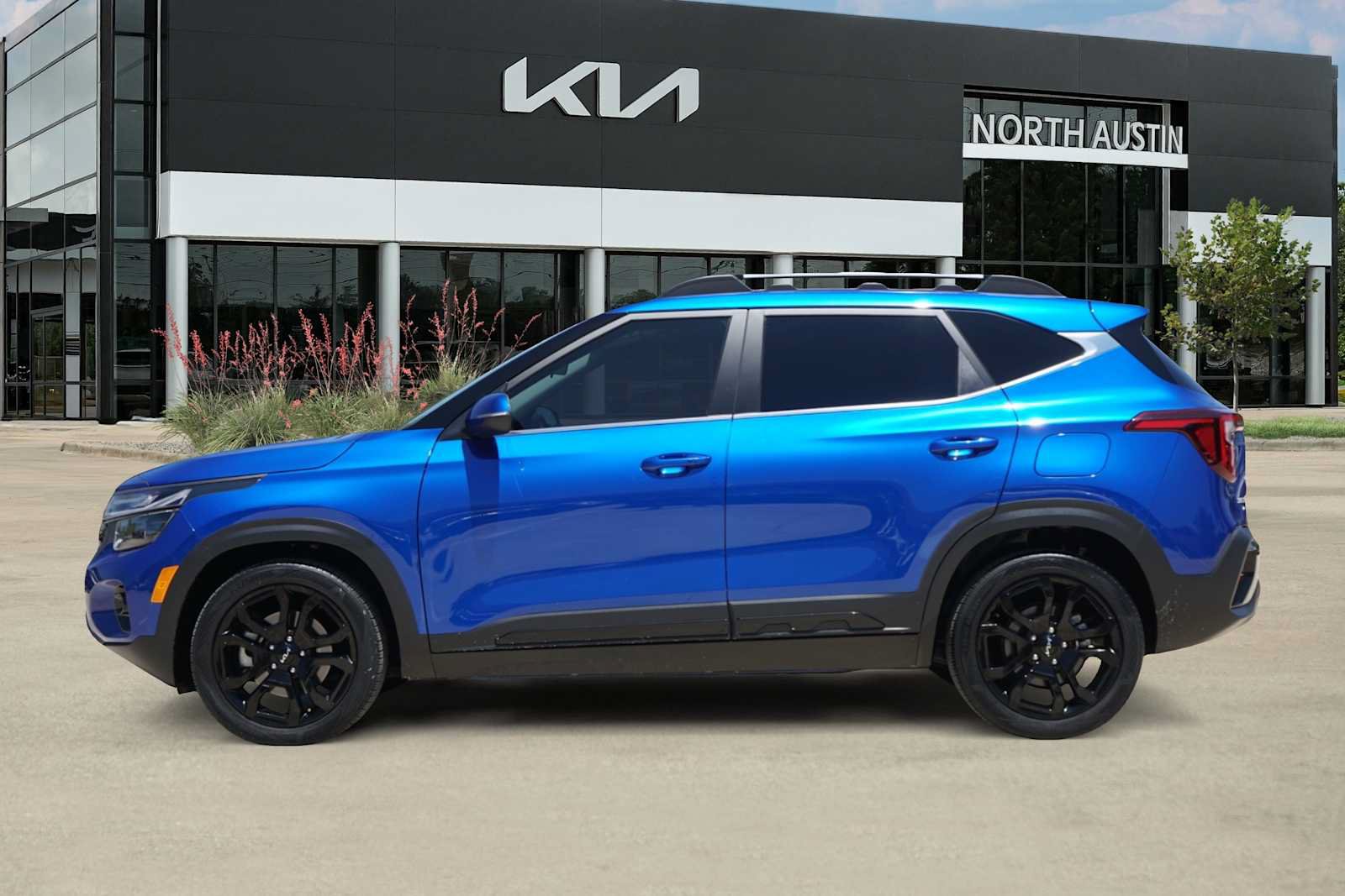 Certified 2024 Kia Seltos X-Line AWD/4WD image 3