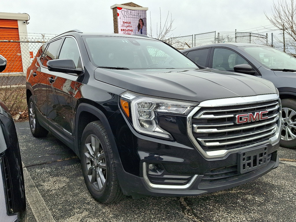 Used 2023 GMC Terrain SLT image 3