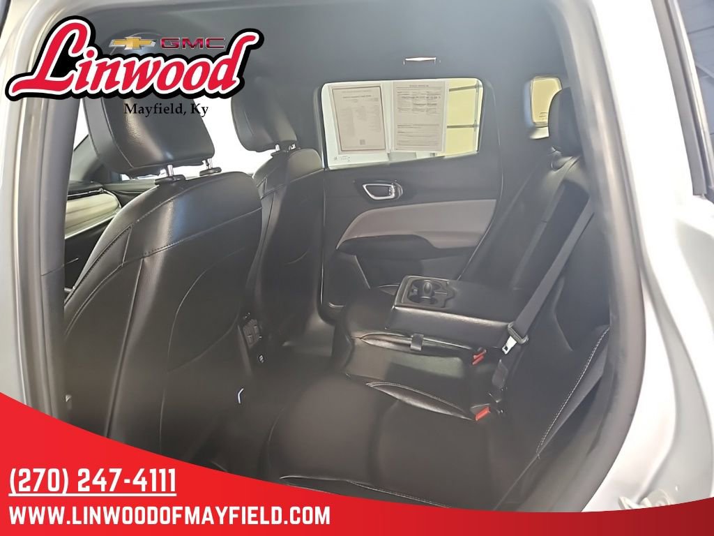 Used 2025 Jeep Compass Limited AWD/4WD image 13