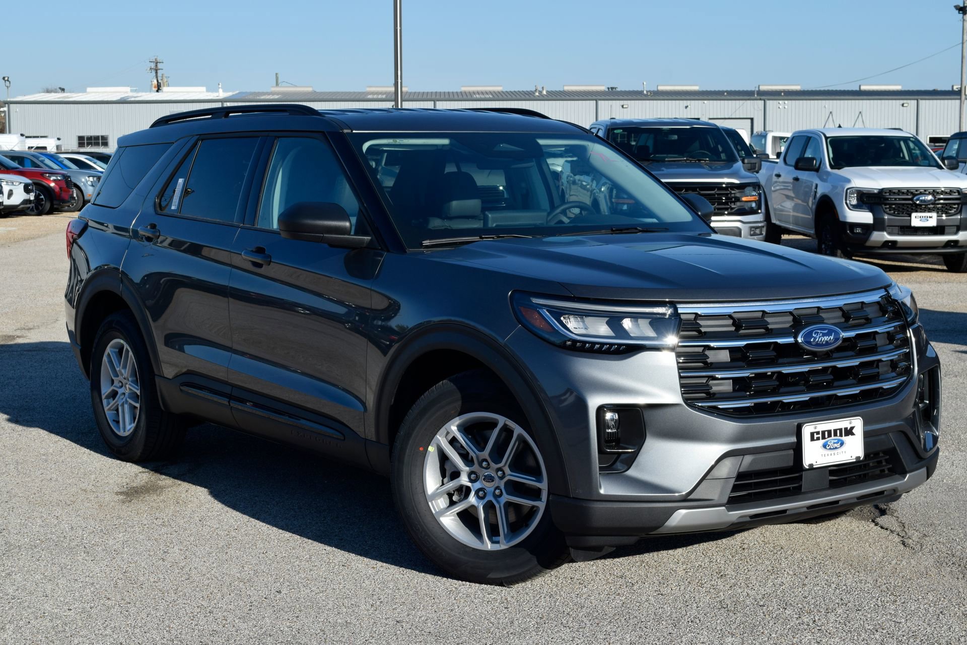 New 2026 Ford Explorer Active w/ Active Comfort Package image 3