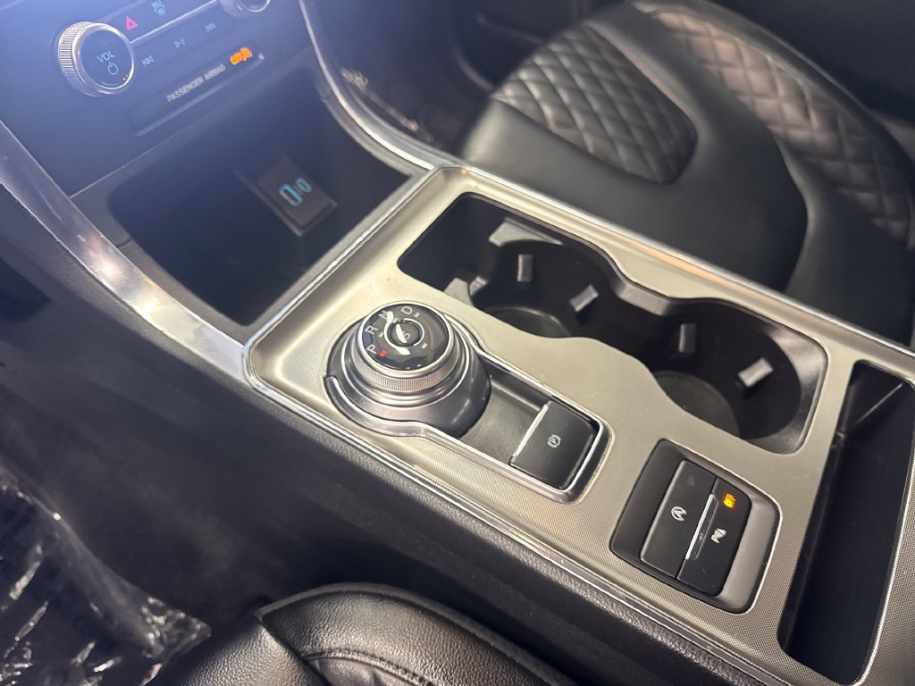Used 2023 Ford Edge Titanium AWD/4WD image 25