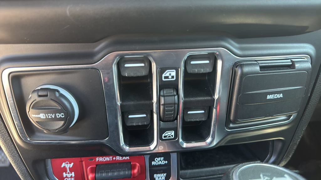 Used 2021 Jeep Wrangler Unlimited Rubicon AWD/4WD image 30