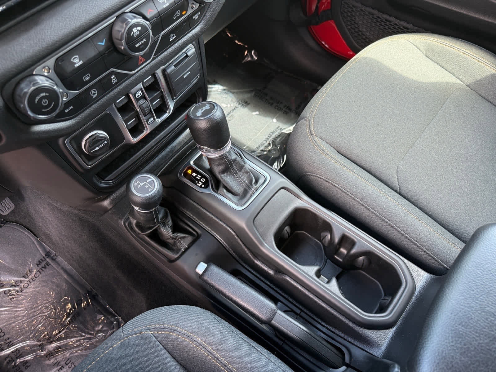 Used 2024 Jeep Wrangler Unlimited Sport AWD/4WD image 22
