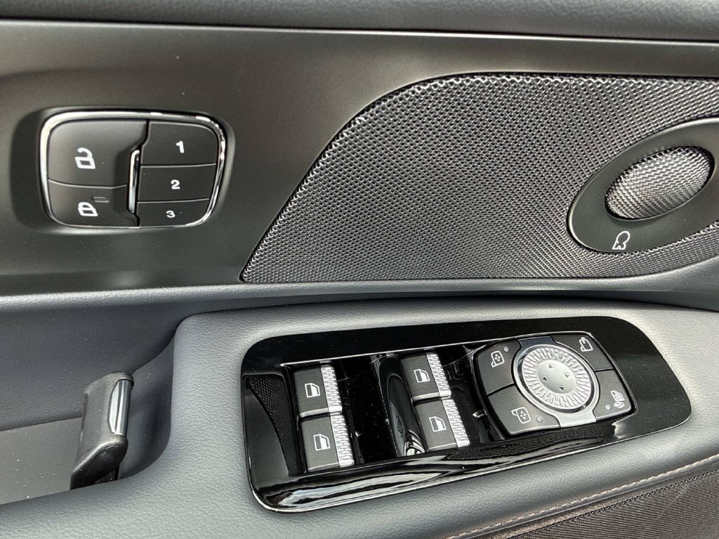 New 2026 Lincoln Nautilus Reserve w/ Jet Appearance Package AWD/4WD image 19