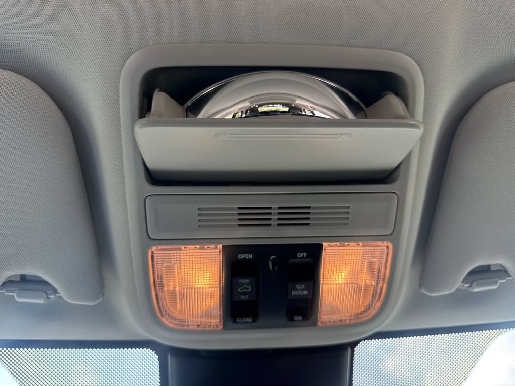Used 2025 Honda Odyssey Elite image 28