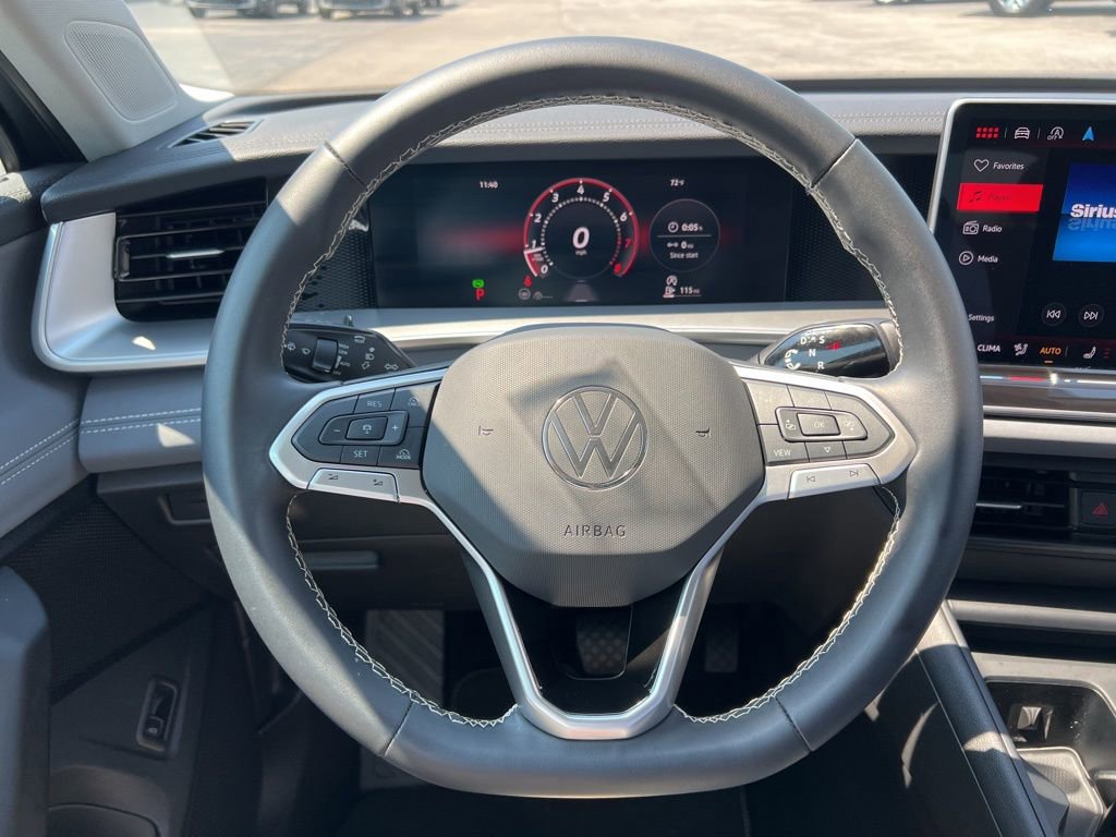 Used 2025 Volkswagen Tiguan SE FWD image 16