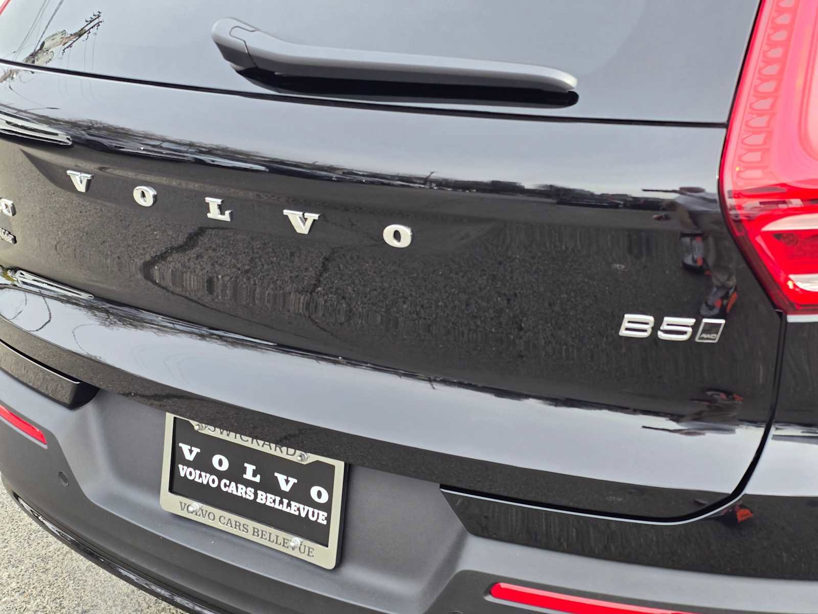 New 2026 Volvo XC40 B5 Ultra w/ Climate Package image 13