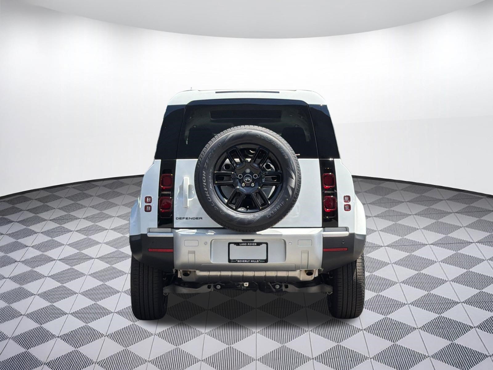 Used 2025 Land Rover Defender 110 S AWD/4WD image 10