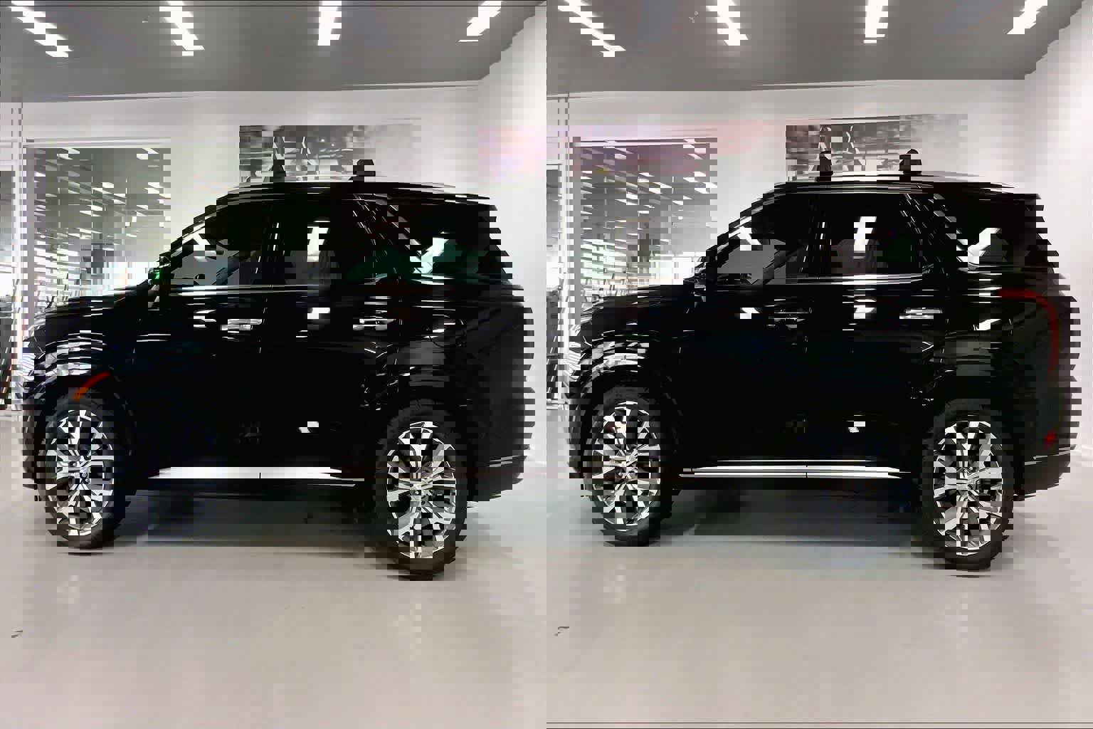 Used 2021 Hyundai Palisade Limited image 3
